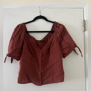 Super cute going out top! Perfect for a date or a girls’ night out!